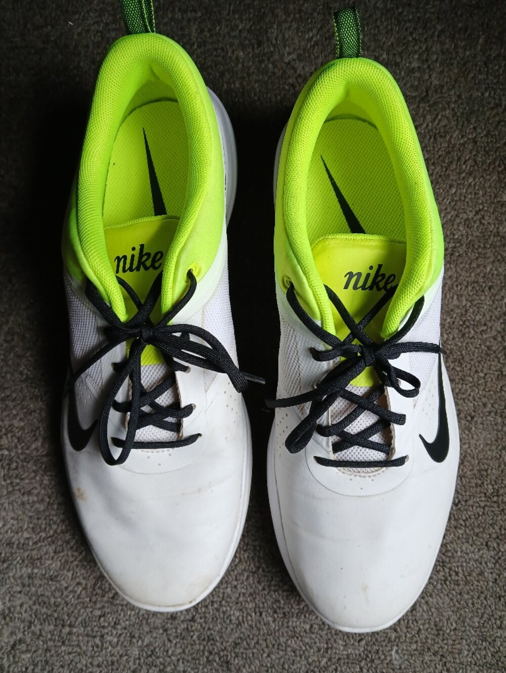 Nike Women’s White & Neon Green Athletic Sneakers Size 9